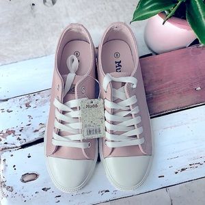 NWT MUDD LOW CUT FAUX LEATHER PINK WHITE SNEAKER SIZE 8